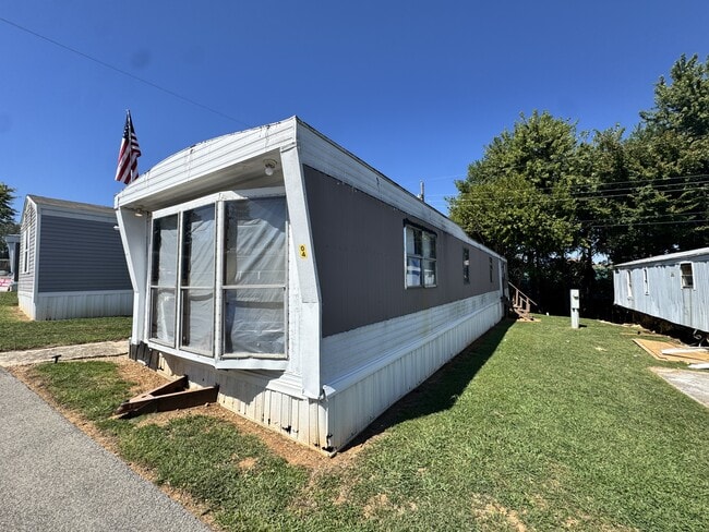 Photo - 113 Ringgold Rd