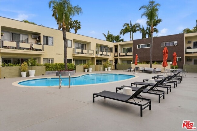 Photo - 1233 Laurel Ave Unidad 109