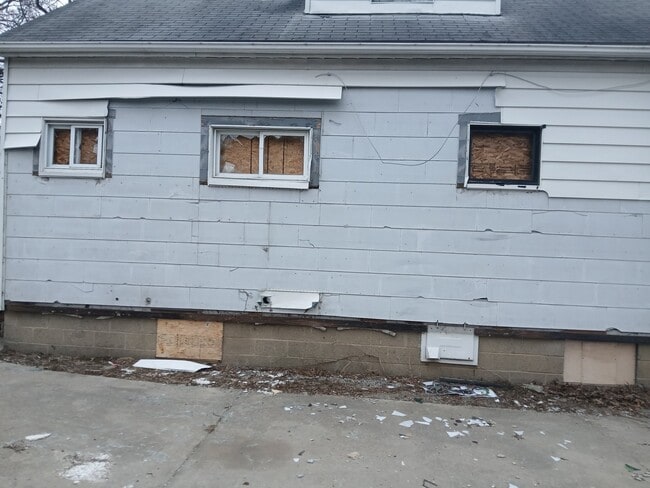 Photo - 912 Waldman Ave