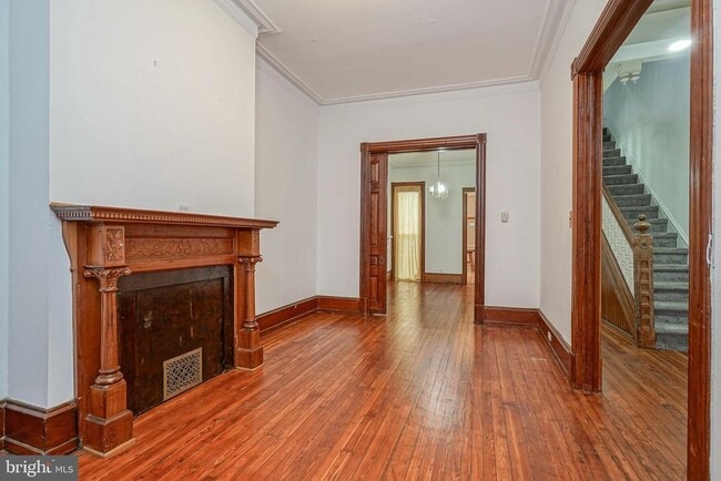 Photo - 627 N 32nd St