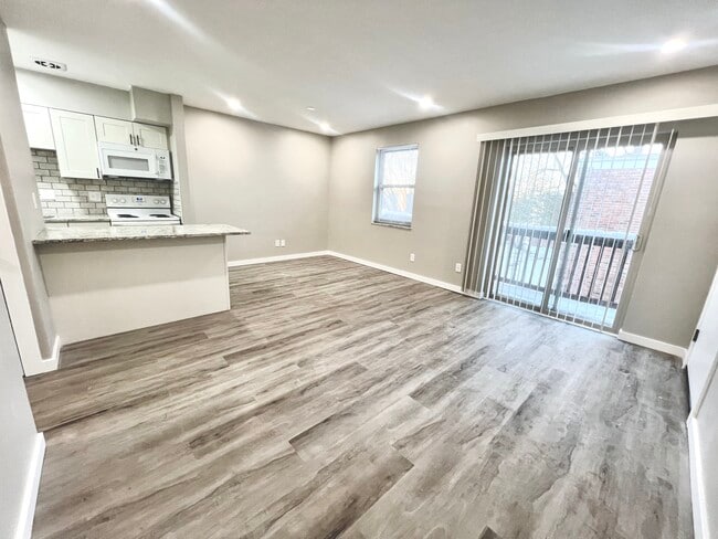 Oakwood Apartments - Oakwood Apartments