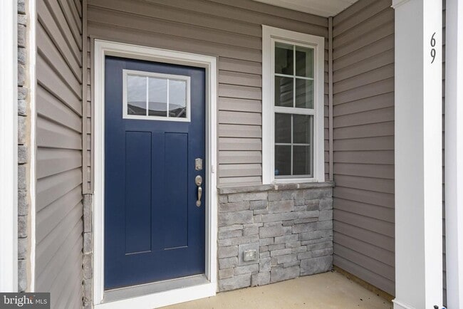 Building Photo - 69 Alexander Wy