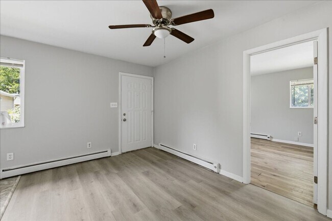 Photo - 8820 E 45th St Unidad 8820 E 45th St - 3