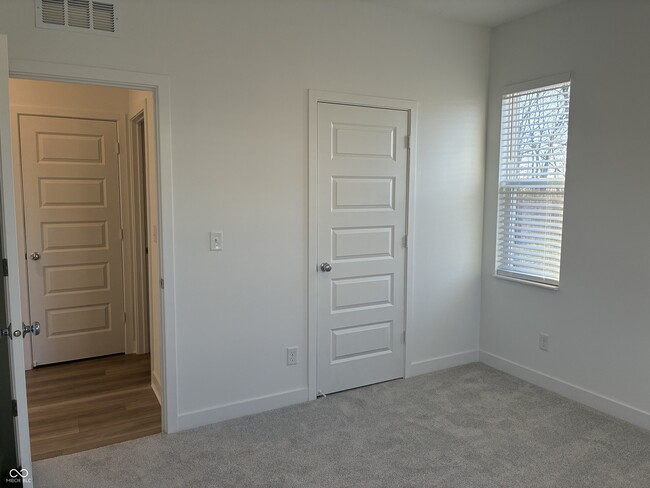 Photo - 2835 Woods Edge Dr