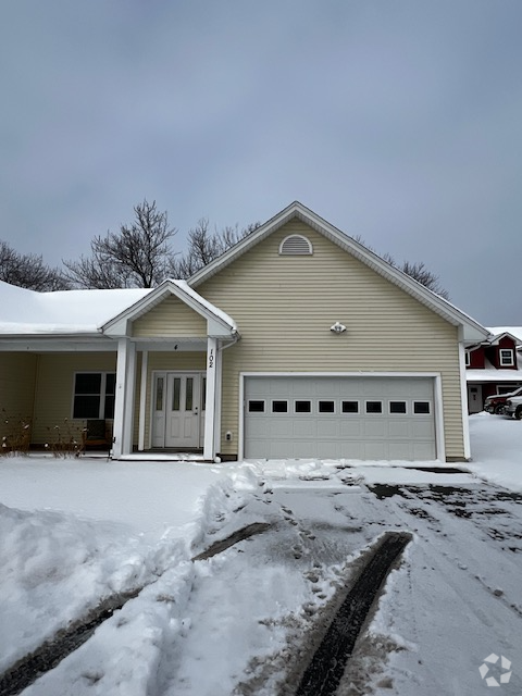 Building Photo - 4 Huntville Rd Rental