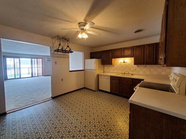 Chateau Condominiums - Chateau Condominiums Unit 411