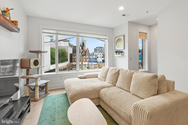 Photo - 662 Glick Ct NW