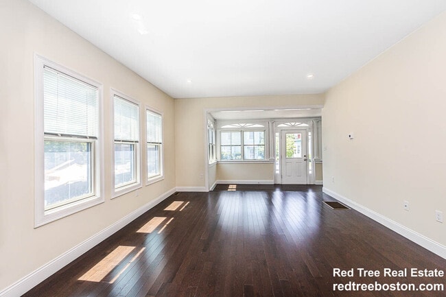 Photo - 120 Jerome St