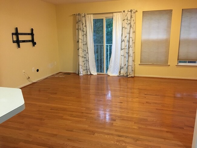 Photo - SPACIOUS TOWNHOUSE IN GERMANTOWN