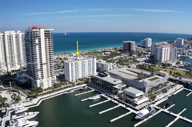 Building Photo - 200 S Birch Rd Unit 606