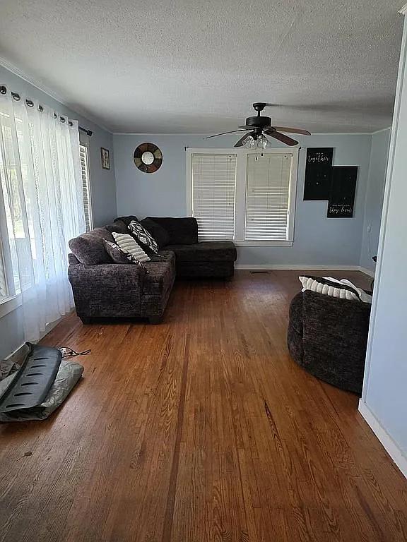 Photo - 40062 Hamilton Rd