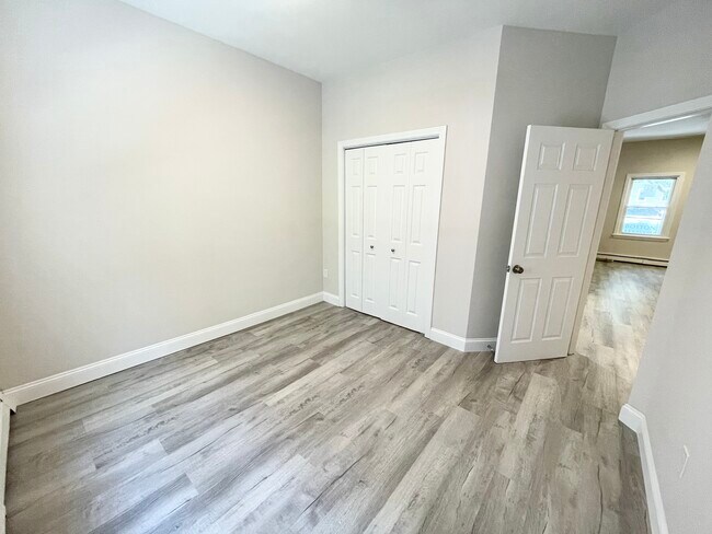 174 Bolton St Unit 1