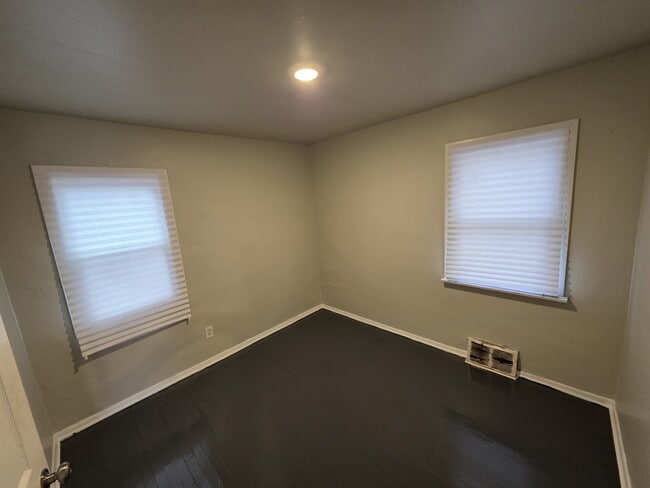 Photo - 8461 Plainview Ave