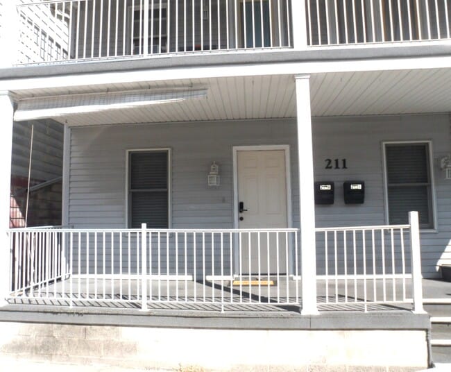 Photo - 211 S Spruce St Unit A