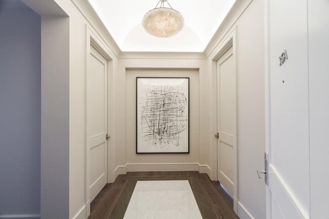 Photo - 3376 Peachtree Rd NE Unidad 33A