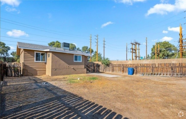 Building Photo - 804 Vine St Rental