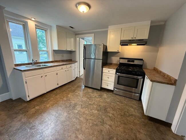 Photo - 76 Division St Apartment Unit 2