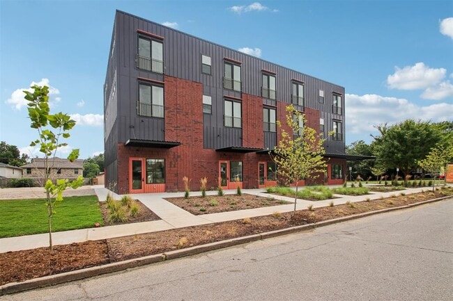 Building Photo - 1744 NW 15th St Unit 2B Rental