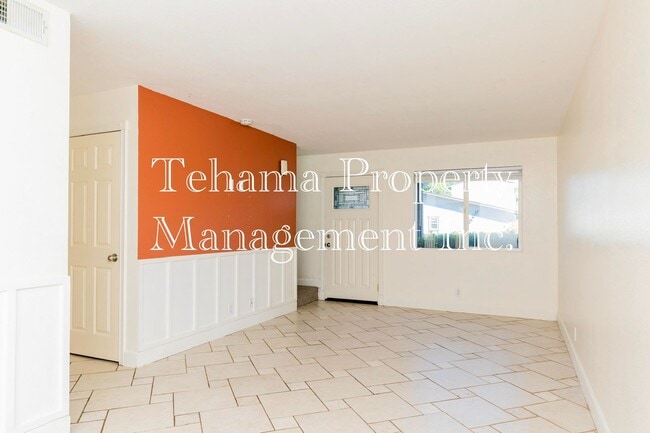 Photo - Charming 3 bedroom 1.5 bath Townhouse in Red Bluff