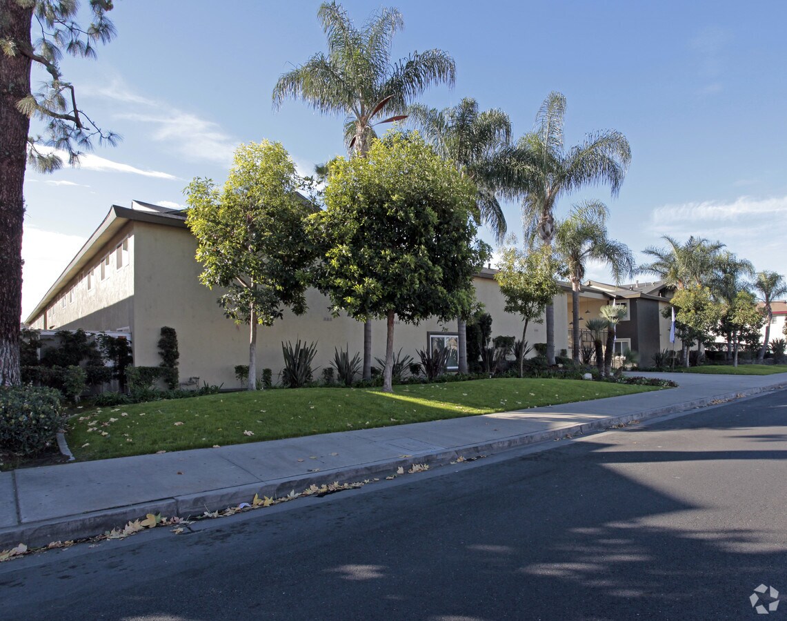 Kwan Yin - Lampson Gardens