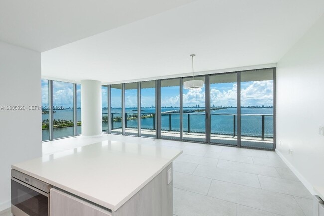 Building Photo - 3131 NE 7th Ave Unit 1406