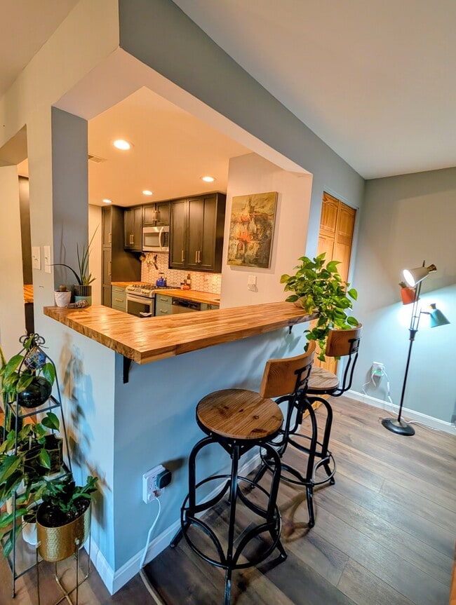 Building Photo - 12709 Gordon Blvd Unit 59