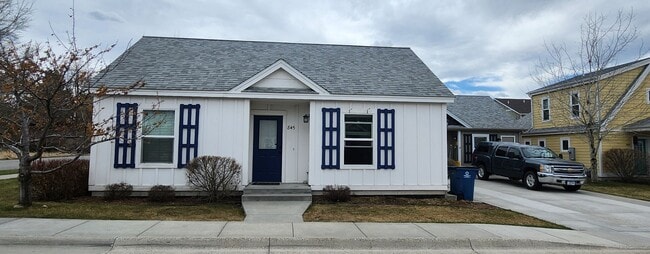 Building Photo - Precious Standalone Condo