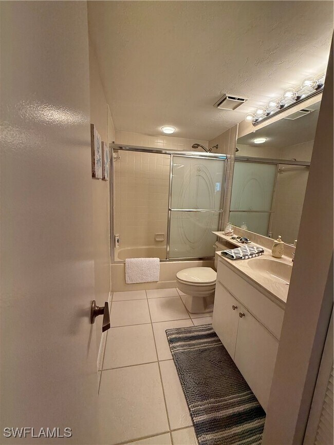 Photo - 5590 Trailwinds Dr Unit 421