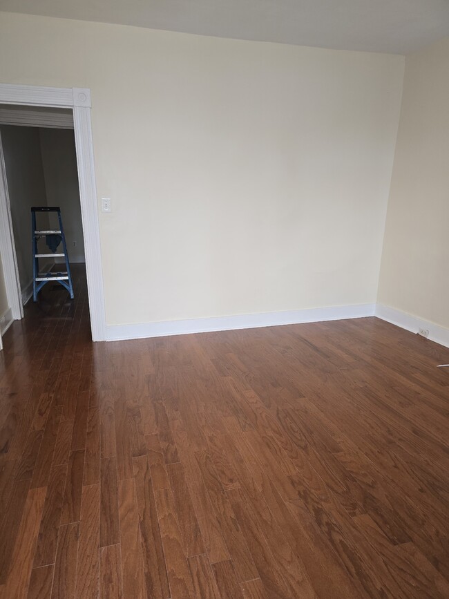 Building Photo - 707 Bunnecke Ave