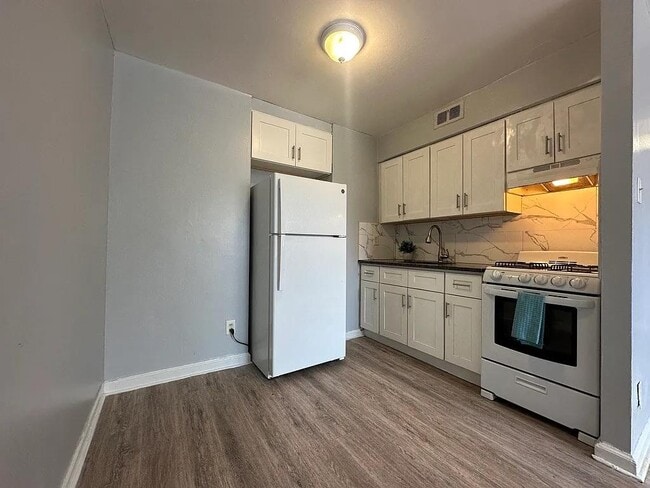 Building Photo - 6242 Mulberry St Rental