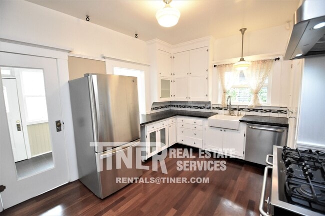 Photo - 2804 F St