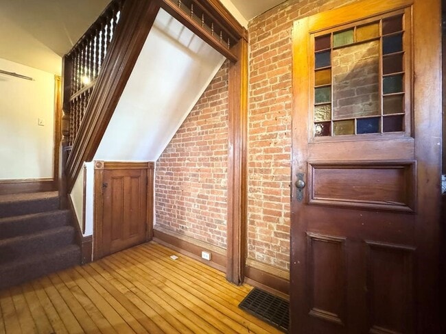 Photo - 301 W Clinton St