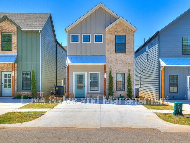 Photo - 618 W 2nd St
