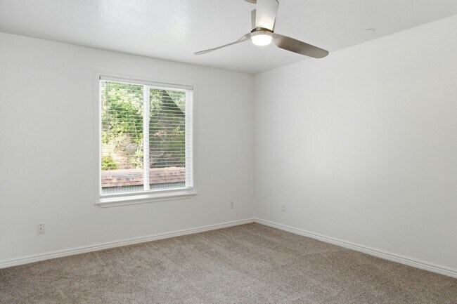 Photo - 5396 Willow Ln
