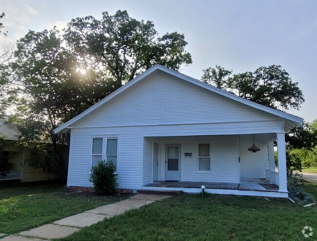 Building Photo - 1601 Avenue B Rental