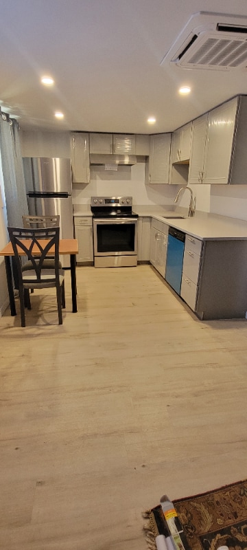 Building Photo - 934 Plum St Rental