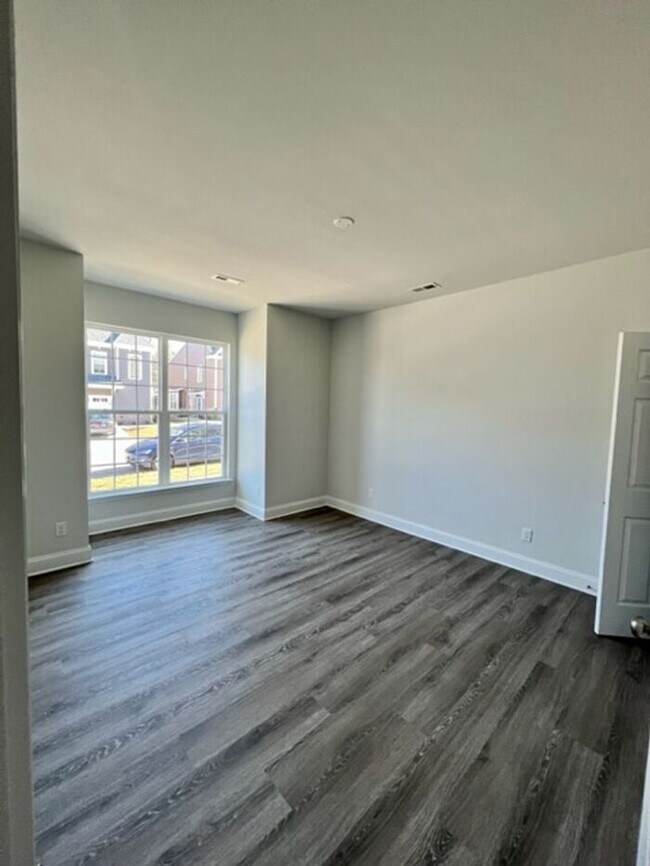 Photo - Gorgeous 4 bedroom, 3.5 bath, 3-level town...