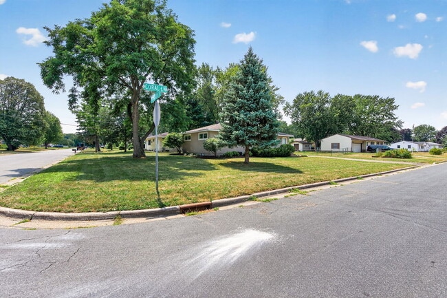 Photo - 2036 Coral Ln