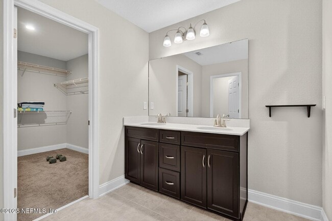 Photo - 411 Narrowleaf Dr