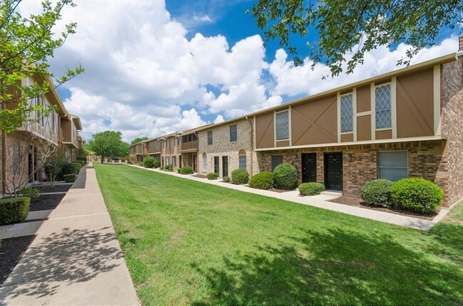 Exterior Photo - Willow Creek Apartments