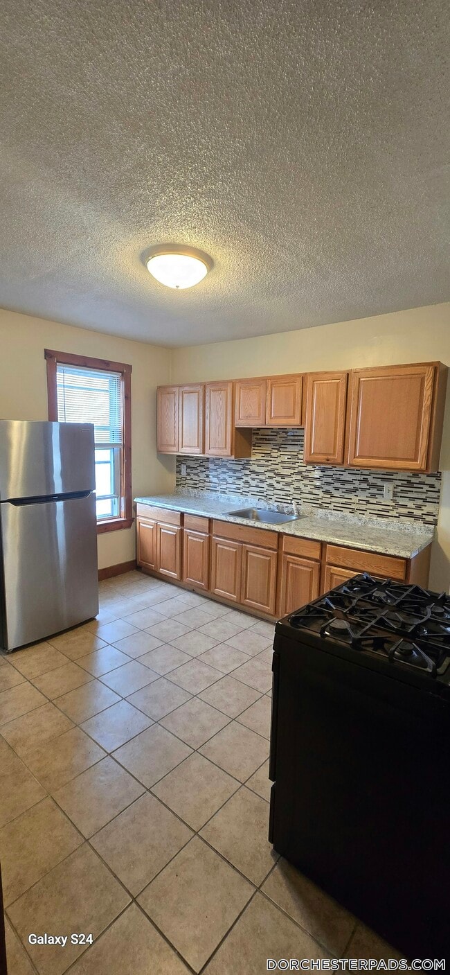 Building Photo - 125 Capen St Rental