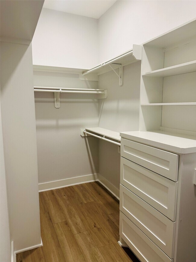 Photo - 618 E 35th St