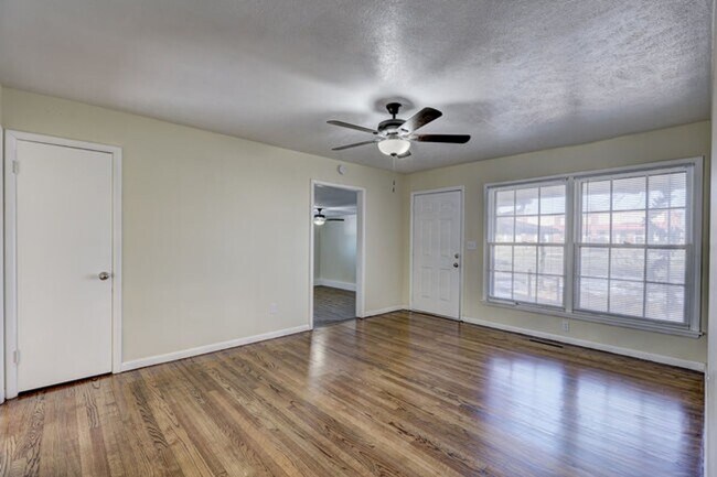 Photo - 4 bed, 2 bath home in Warr Acres,OK