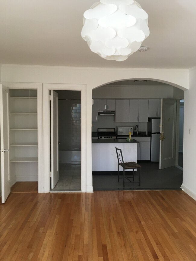 154 Henry St Unit eva