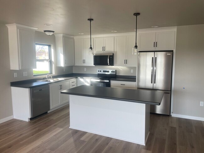 Photo - 1667 Elkay Ln