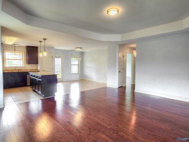 Photo - 107 Pembridge Ln