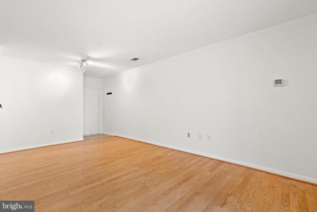 Photo - 4525 Superior Square Unit 4525