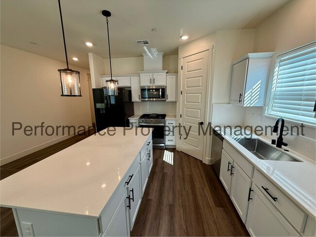 Photo - Gorgeous 4 Bed/2 Bath SW Bakersfield Home ...