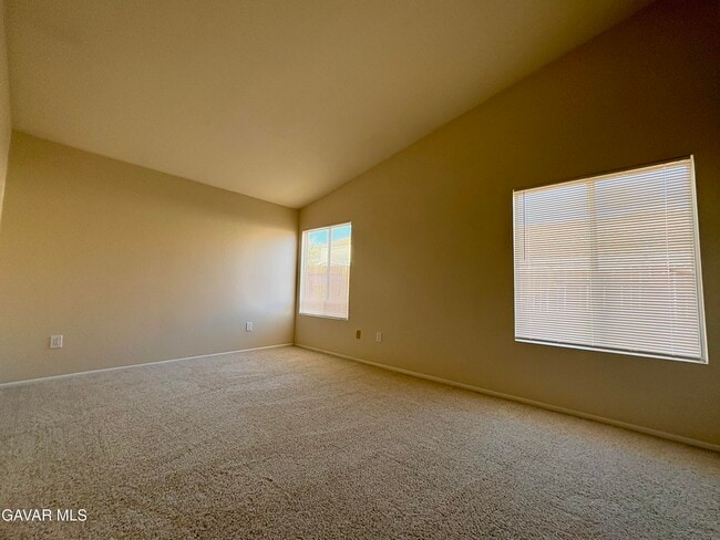 Photo - 37660 Cardiff St