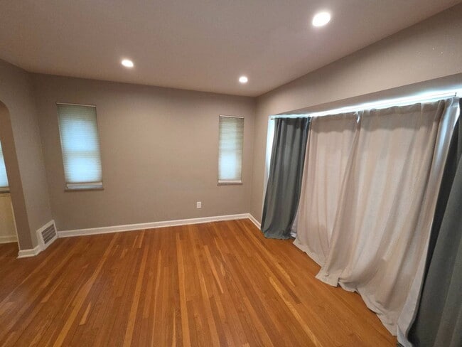 Photo - 4075 Ellison Rd